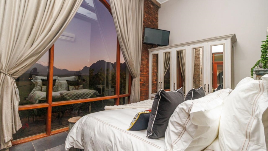 5 Bedroom Property for Sale in Winelands Western Cape
